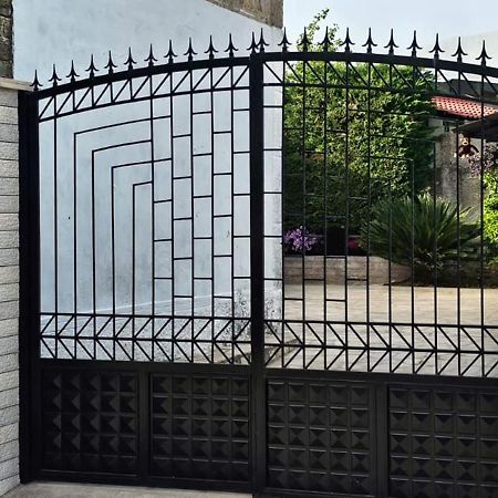 Guest House Amades Gjirokastër المظهر الخارجي الصورة