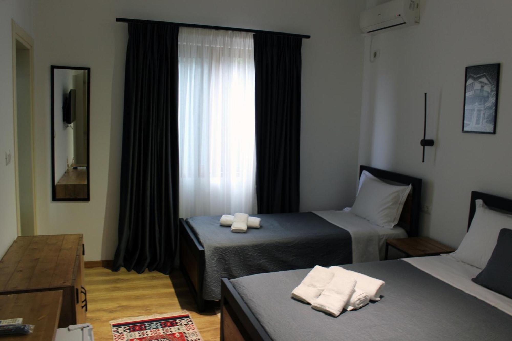 Guest House Amades Gjirokastër المظهر الخارجي الصورة