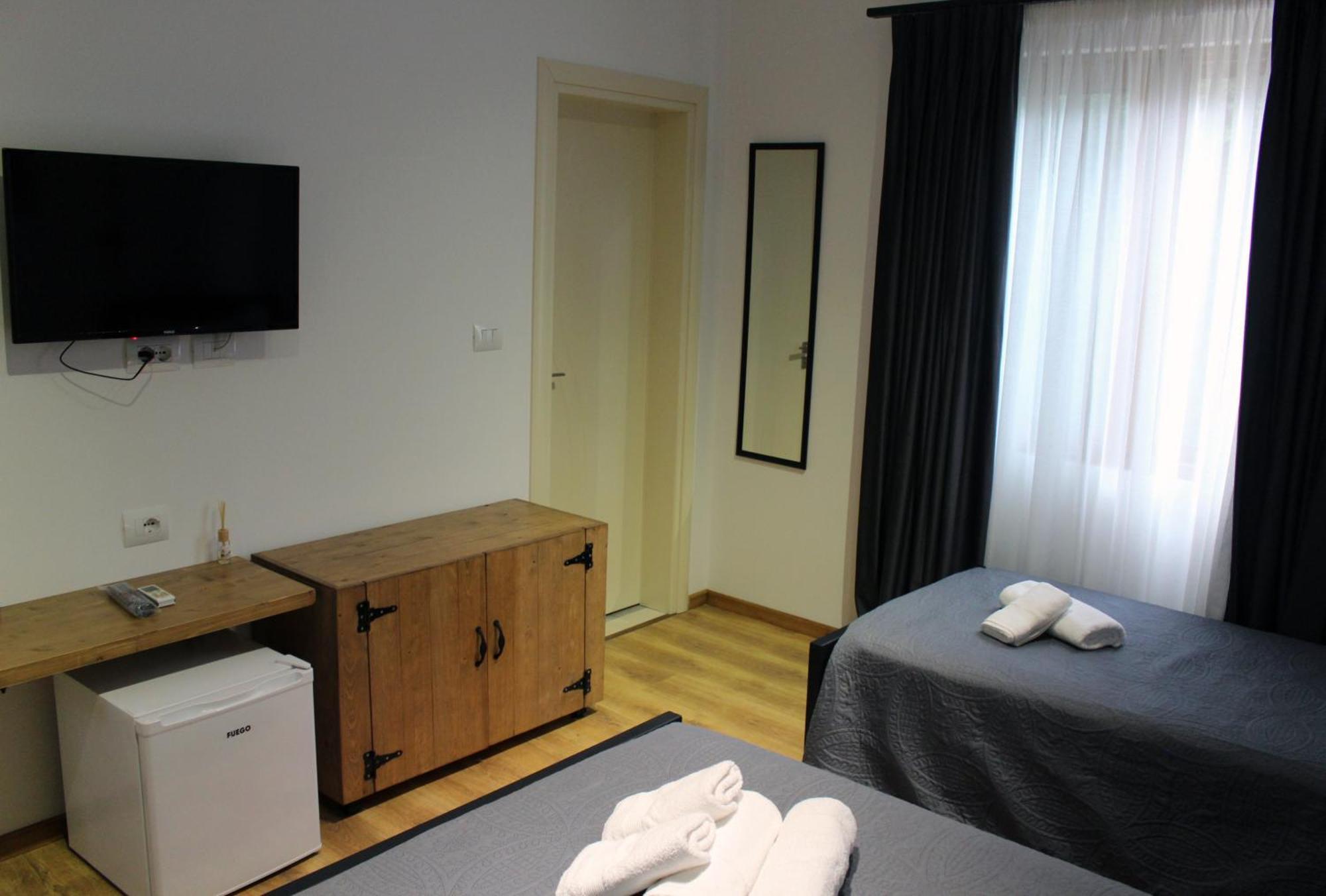 Guest House Amades Gjirokastër المظهر الخارجي الصورة