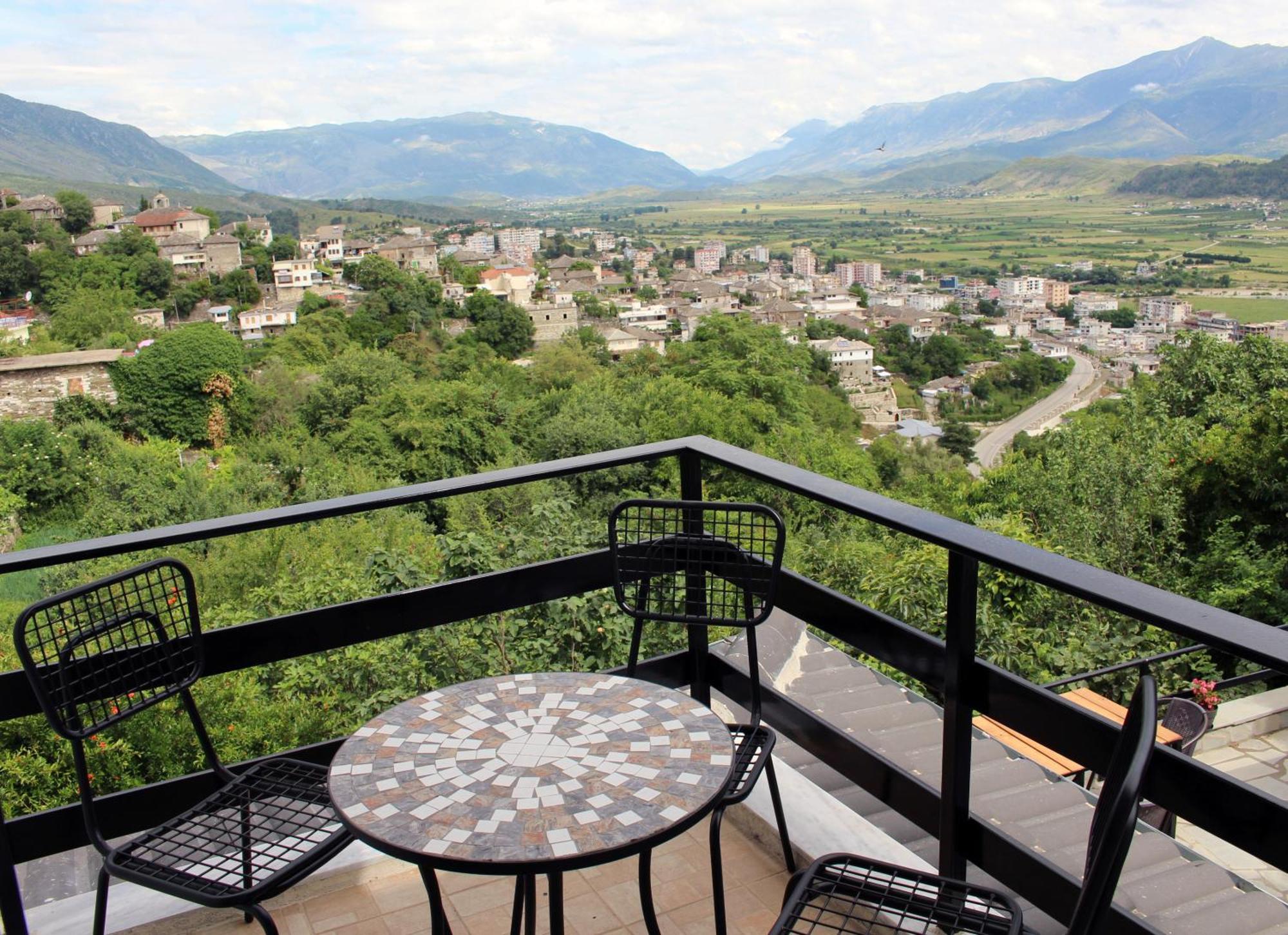 Guest House Amades Gjirokastër المظهر الخارجي الصورة